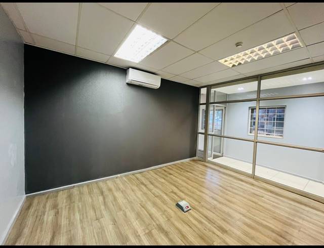 2,002M² OFFICE TO LET IN GLEN AUSTIN AH